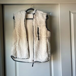 Weatherproof Vintage White with Blue Trim Fuzzy Vest with pockets.